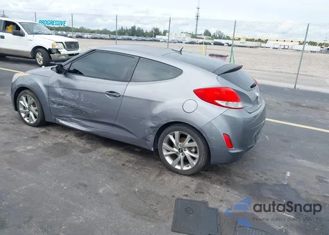 2016 Hyundai Veloster z USA, uszkodzony, nr VIN KMHTC6AD4GU277497